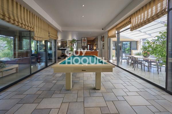 MAISON À VENDRE DE 8 PIÈCES DE 318,00 M²