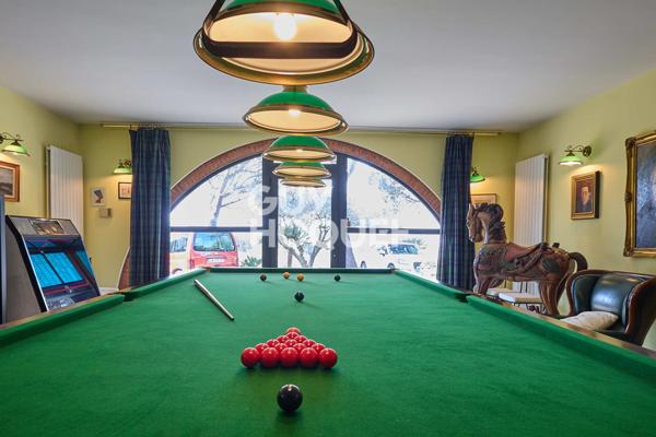MAISON À VENDRE DE 8 PIÈCES DE 318,00 M²