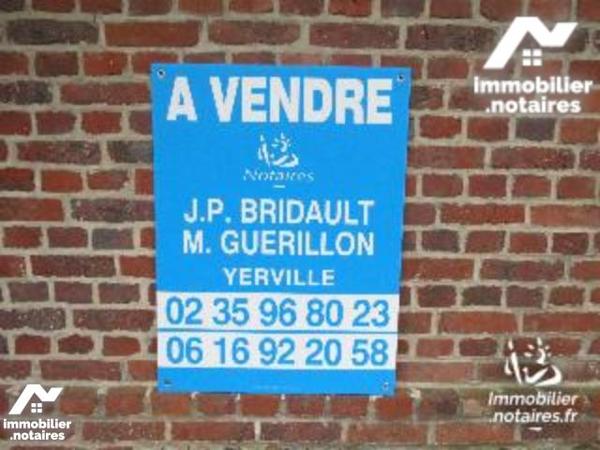 BOLBEC immeuble mixte habitation / commerce comprenant un salon de coiffure et un appartement duplex