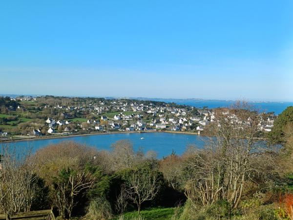 Plougasnou (29630) Plougasnou Primel, maison vue mer avec double garage et bureau professionnel.