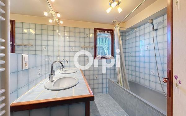 Maison à vendre    7 pièces •  Brive-la-Gaillarde