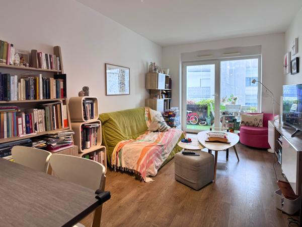 Appartement T3 récent PMR parkings loggia au coeur de Saint-Hélier calme gare à pied