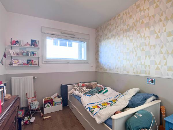 Appartement T3 récent PMR parkings loggia au coeur de Saint-Hélier calme gare à pied