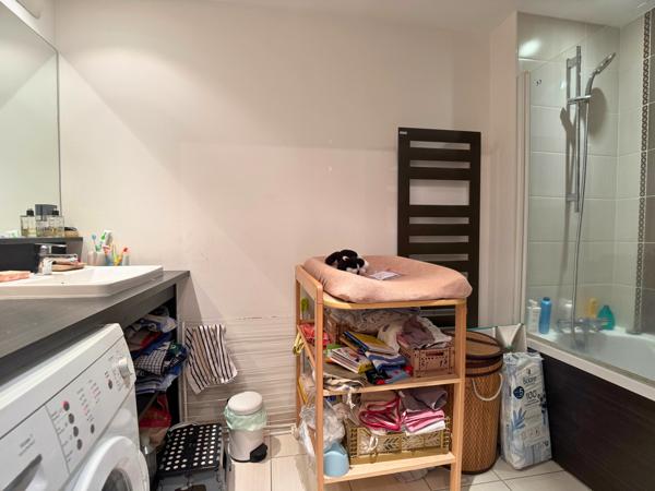 Appartement T3 récent PMR parkings loggia au coeur de Saint-Hélier calme gare à pied