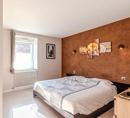 Maison rénovée 357m² habitables (dont un T2)