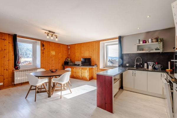 Maison rénovée 357m² habitables (dont un T2)