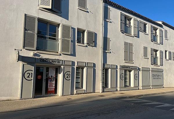 Maison à vendre  5 pièces - 99,70 m 2   LE GRAND VILLAGE PLAGE  - 17