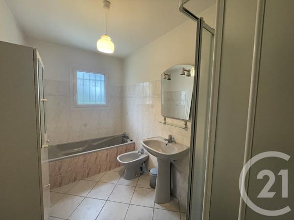 Maison à vendre  5 pièces - 99,70 m 2   LE GRAND VILLAGE PLAGE  - 17