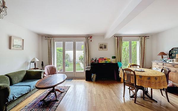 Maison à vendre    6 pièces • 105 m2 Voisins-le-Bretonneux