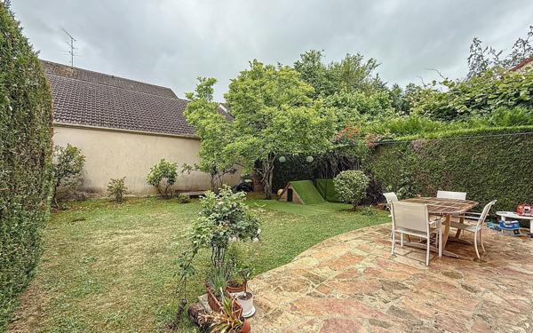 Maison à vendre    6 pièces • 105 m2 Voisins-le-Bretonneux