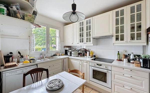 Maison à vendre    6 pièces • 105 m2 Voisins-le-Bretonneux