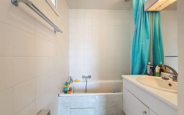 Maison à vendre    6 pièces • 105 m2 Voisins-le-Bretonneux