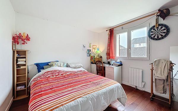 Maison à vendre    6 pièces • 105 m2 Voisins-le-Bretonneux