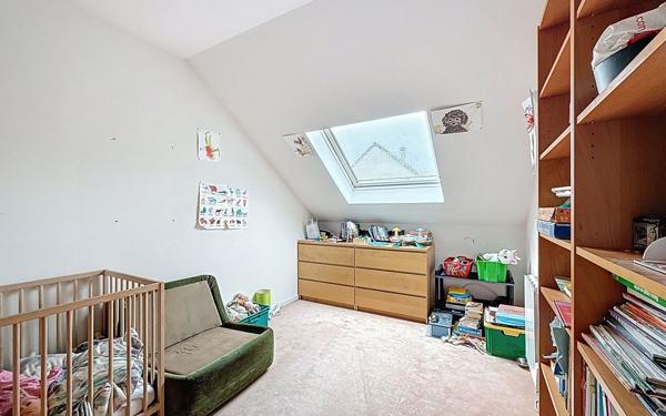 Maison à vendre    6 pièces • 105 m2 Voisins-le-Bretonneux