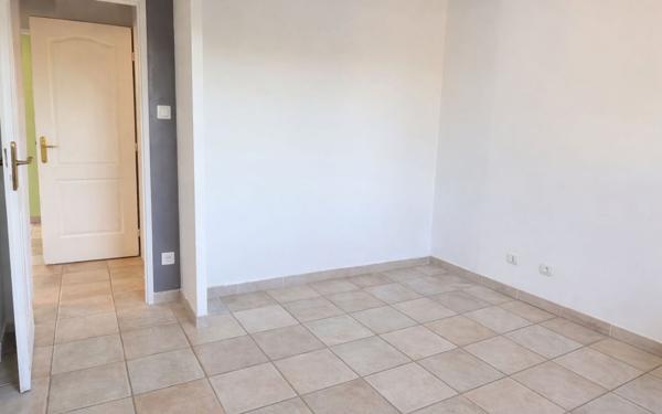 Maison à vendre    5 pièces •  Palaja