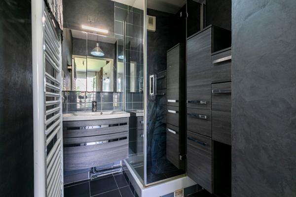 RUEIL-MALMAISON - QUARTIER PLATEAU - APPARTEMENT EN DUPLEX - 89 M² - 3 CHAMBRES - JARDINET - TERRASSE - 2 BOX -