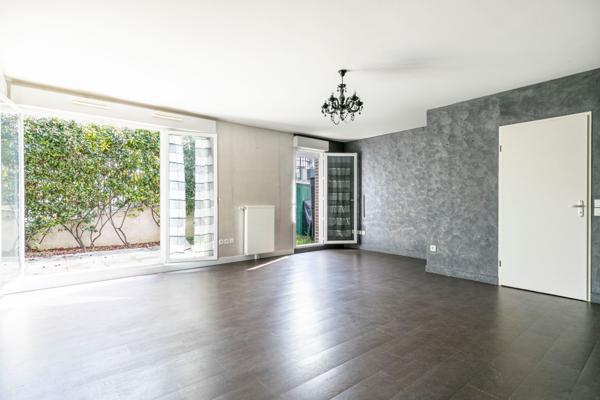 RUEIL-MALMAISON - QUARTIER PLATEAU - APPARTEMENT EN DUPLEX - 89 M² - 3 CHAMBRES - JARDINET - TERRASSE - 2 BOX -