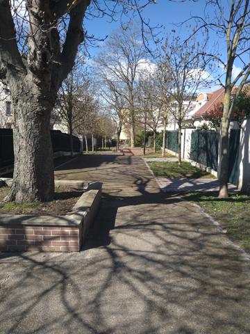 RUEIL-MALMAISON - QUARTIER PLATEAU - APPARTEMENT EN DUPLEX - 89 M² - 3 CHAMBRES - JARDINET - TERRASSE - 2 BOX -