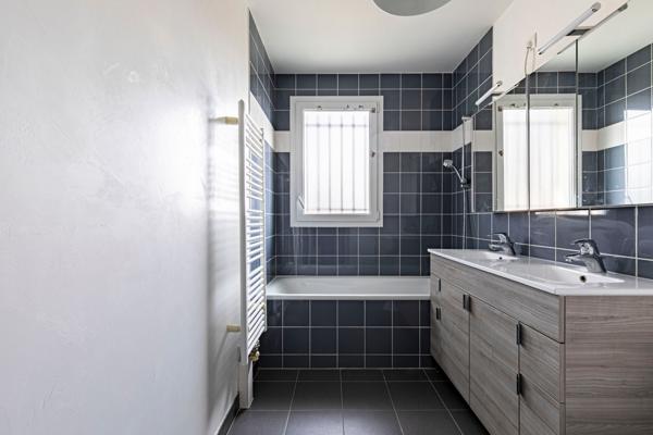 RUEIL-MALMAISON - QUARTIER PLATEAU - APPARTEMENT EN DUPLEX - 89 M² - 3 CHAMBRES - JARDINET - TERRASSE - 2 BOX -