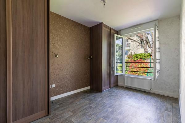 RUEIL-MALMAISON - QUARTIER PLATEAU - APPARTEMENT EN DUPLEX - 89 M² - 3 CHAMBRES - JARDINET - TERRASSE - 2 BOX -