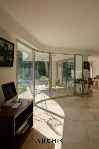 MODERN HOUSE