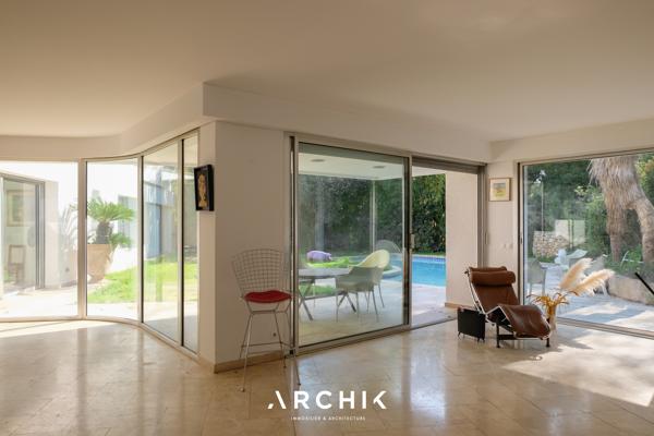 MODERN HOUSE