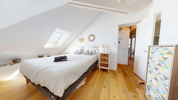 NANTES CENTRE Appartement Loft, coup de coeur de 103 m² au sol, garage, dernier étage
