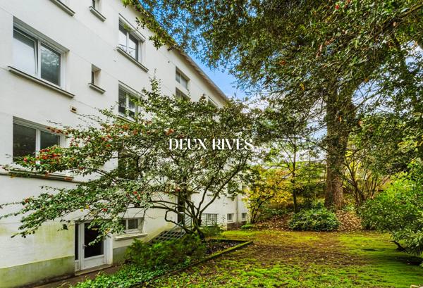 NANTES CENTRE Appartement Loft, coup de coeur de 103 m² au sol, garage, dernier étage