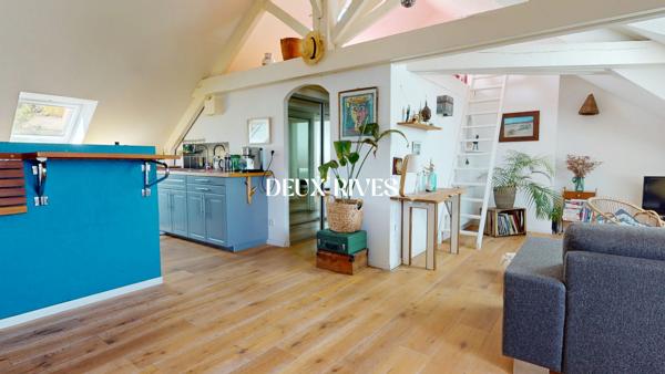 NANTES CENTRE Appartement Loft, coup de coeur de 103 m² au sol, garage, dernier étage