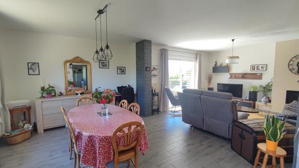 Maison familiale au cadre privilégié entre campagne et bourg