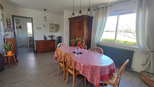 Maison familiale au cadre privilégié entre campagne et bourg