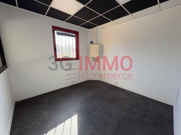 Location / Local Commercial à Niort (79000)
