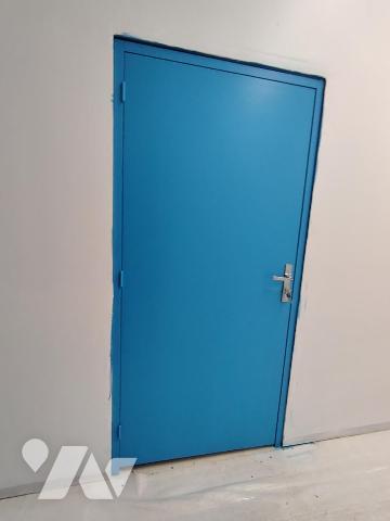 immeuble comprenant une maison d'habitation louée et box de stockage