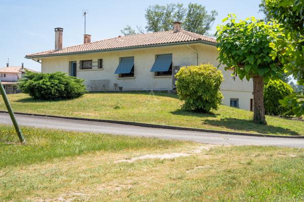Maison familiale de 4 chambre avec entresol et 3 900 m² de verdure