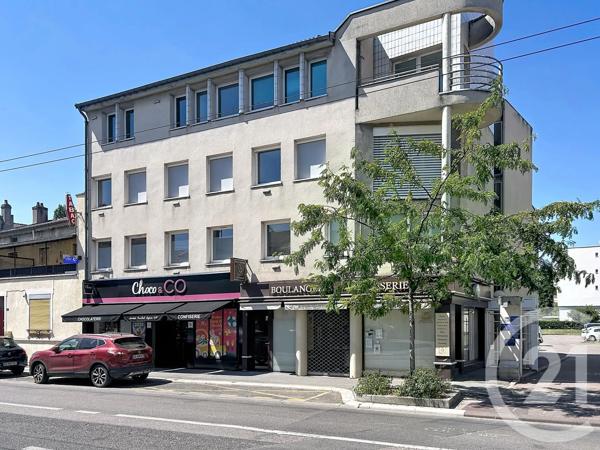 Appartement à vendre  4 pièces - 138 m 2   ST MAX  - 54