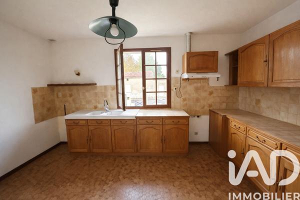 Maison à vendre 6 pièces 118 m² Roullet-Saint-Estèphe