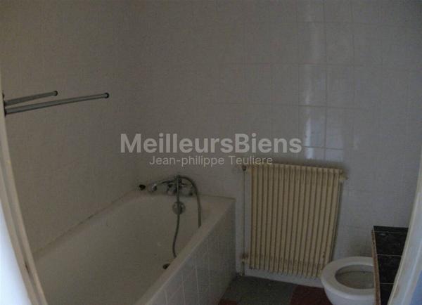 Maison de bourg à rénover avec terrasse