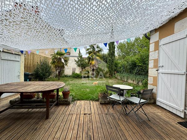 A vendre dans le centre ville de Périgueux, jolie MAISON DE VILLE DE TYPE 4 AVEC JARDIN