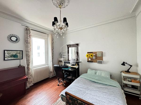 A vendre dans le centre ville de Périgueux, jolie MAISON DE VILLE DE TYPE 4 AVEC JARDIN