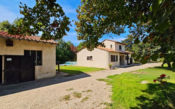 Maison à vendre    4 pièces •  Nègrepelisse