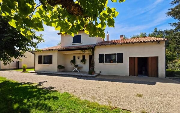 Maison à vendre    4 pièces •  Nègrepelisse