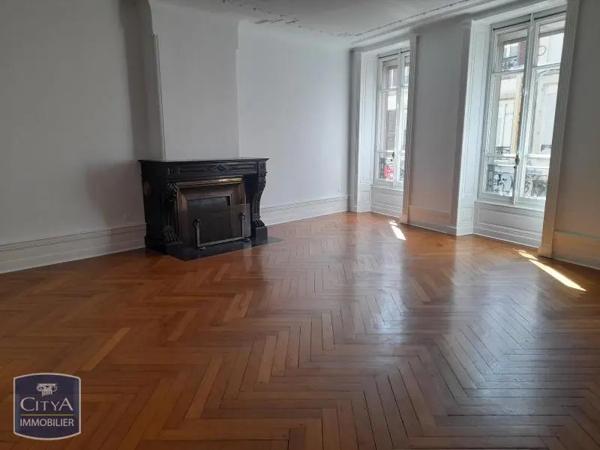 Appartement à louer 5 pièces 132.1m² Roanne (42300)