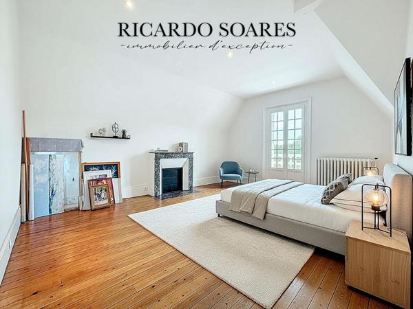 MAISON DE MAITRE 219m² AU BORD DE L'OISE / 6 CHAMBRES / GARAGE / TERRAIN 2865m²