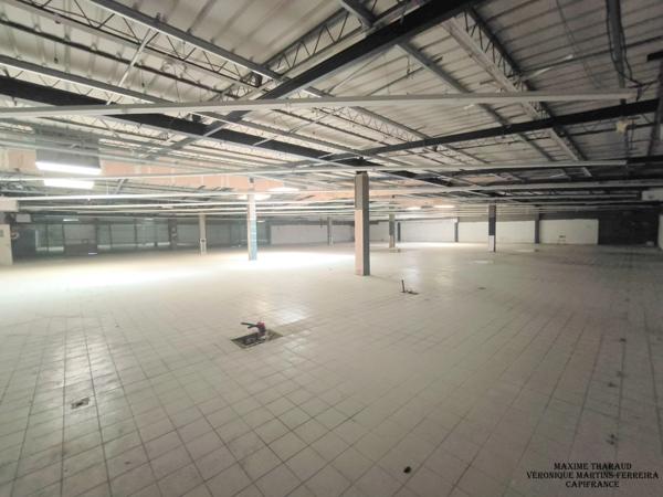 LOCAL COMMERCIAL DE GRANDE SURFACE – MULTIPLES POSSIBILITÉS D’EXPLOITATION VIERZON (18100)