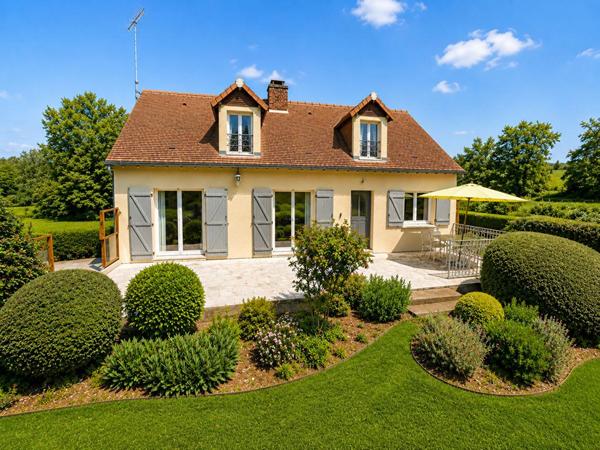 Maison rénovée sur 2 ha avec box chevaux - Secteur Mamers