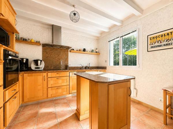 Maison rénovée sur 2 ha avec box chevaux - Secteur Mamers