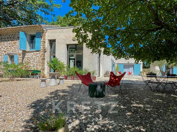 Très belle demeure de campagne avec piscine, proche de Vaison-la-Romaine