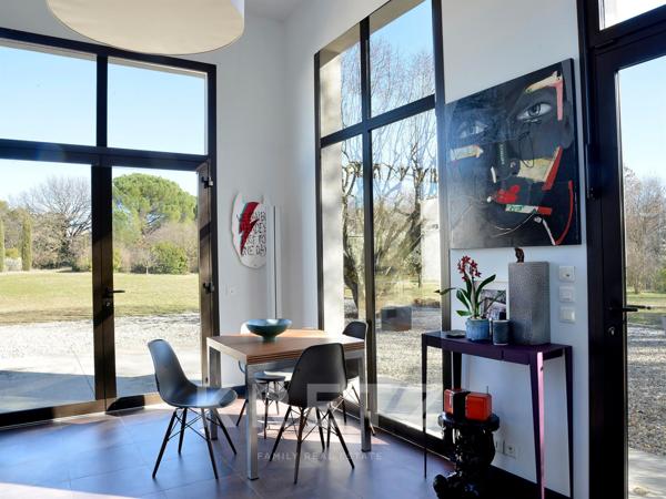 Très belle demeure de campagne avec piscine, proche de Vaison-la-Romaine