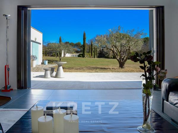 Très belle demeure de campagne avec piscine, proche de Vaison-la-Romaine