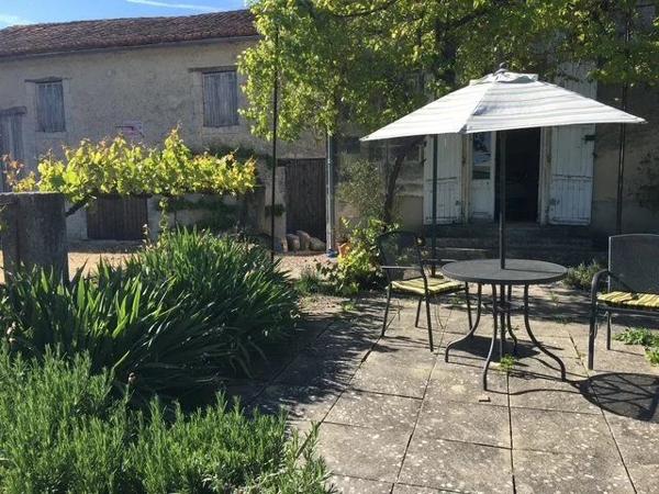 Superbe propriété de campagne au calme, 142 m², 17964 m² de terrain, 4 grandes dépendances